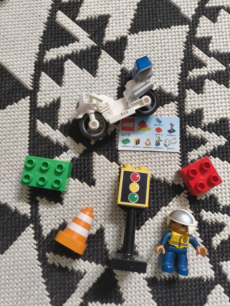 LEGO Duplo Politie Motor Set 5679 met Agent en Accessoires, Ophalen of Verzenden, Duplo, Complete set, Compleet