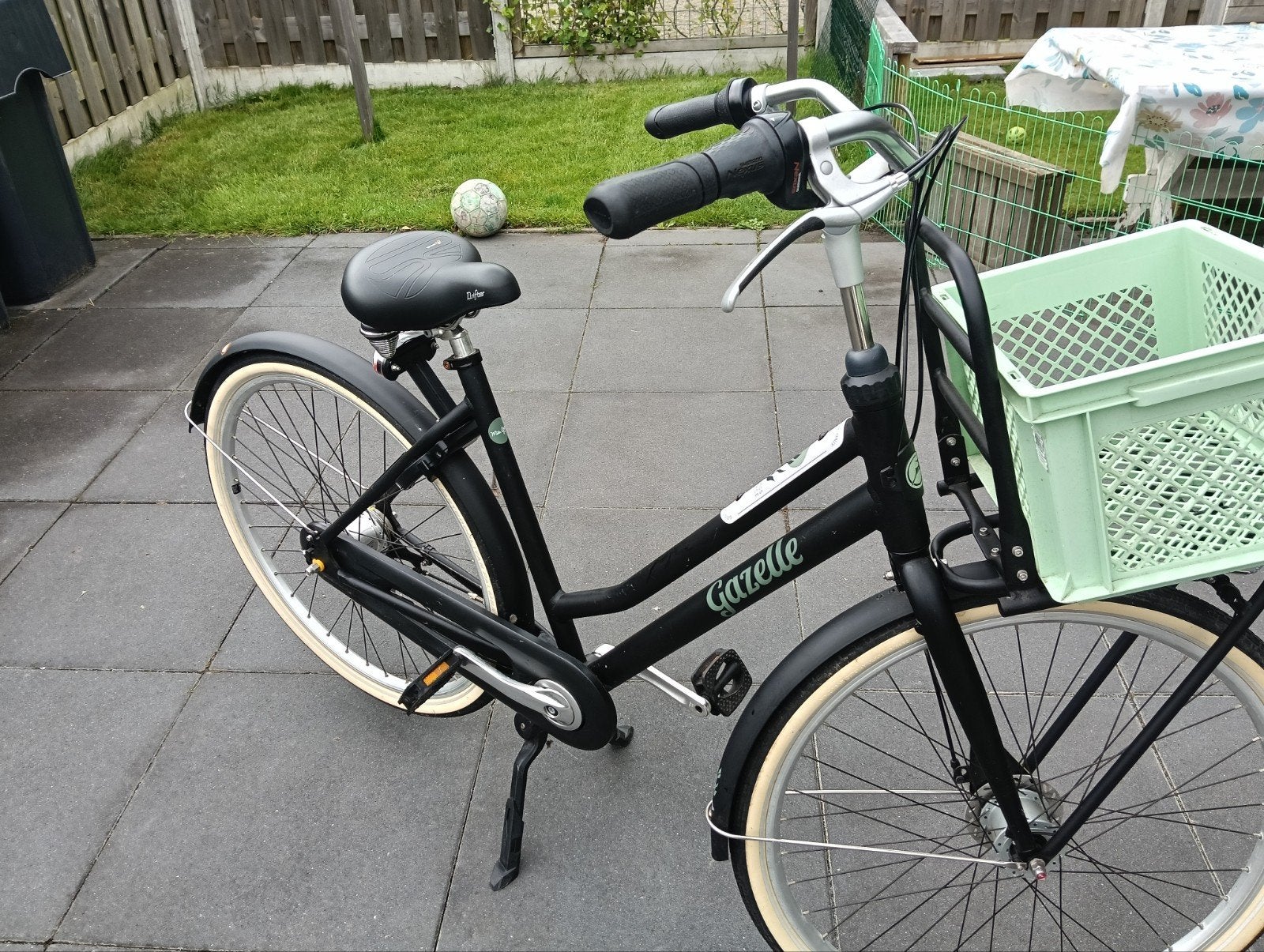 Gazelle Miss Grace damesfiets met voordrager, Ophalen, Versnellingen, Zo goed als nieuw, 50 tot 53 cm