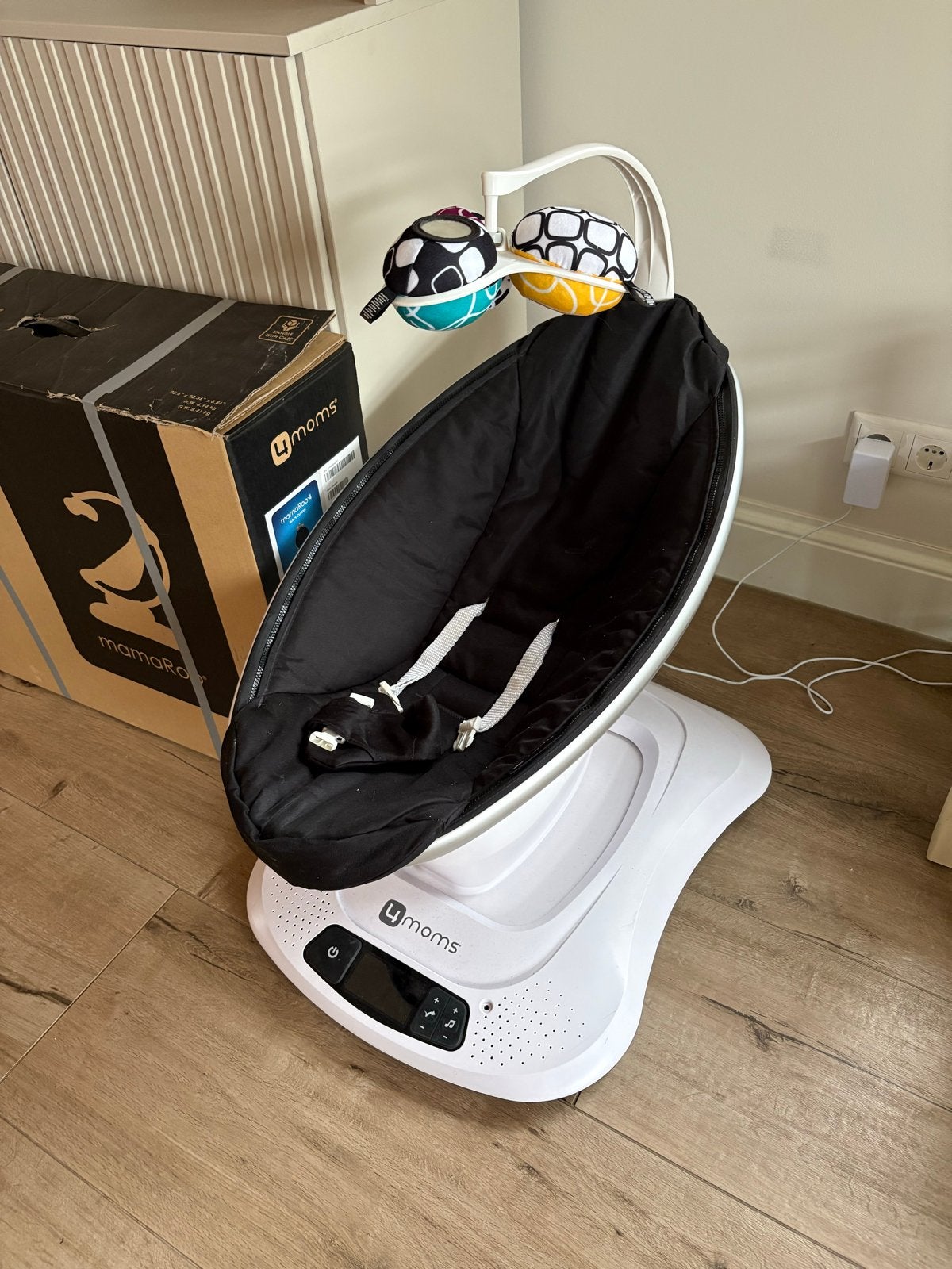 4Moms MamaRoo 4 Classic Black babywieg/schommelstoel, Ophalen of Verzenden, Zo goed als nieuw