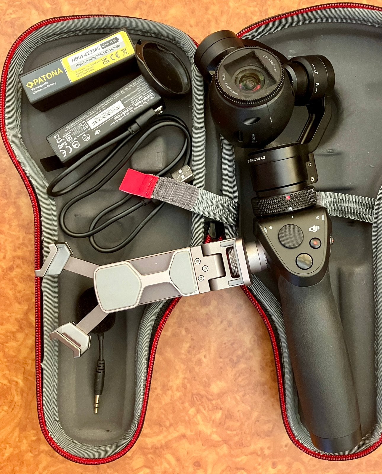 DJI Osmo Zenmuse X3 + lader, 2 accu's, microfoon en 8GB SD., Minder dan 8x, Zo goed als nieuw, Externe microfoon, Geheugenkaart