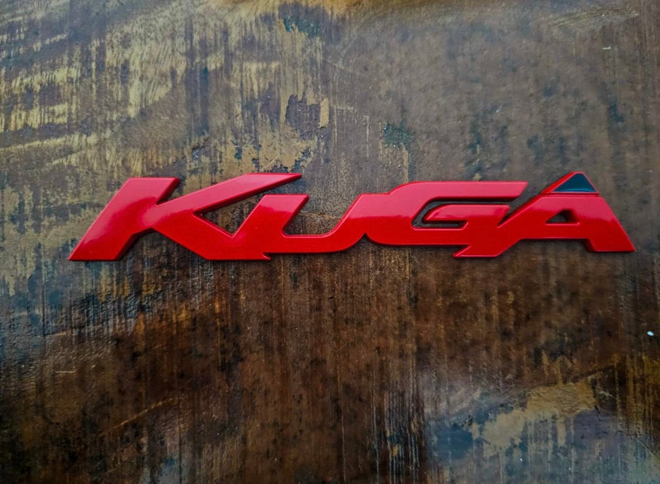 Kuga MK1/2 achterklep embleem rood, Verzenden