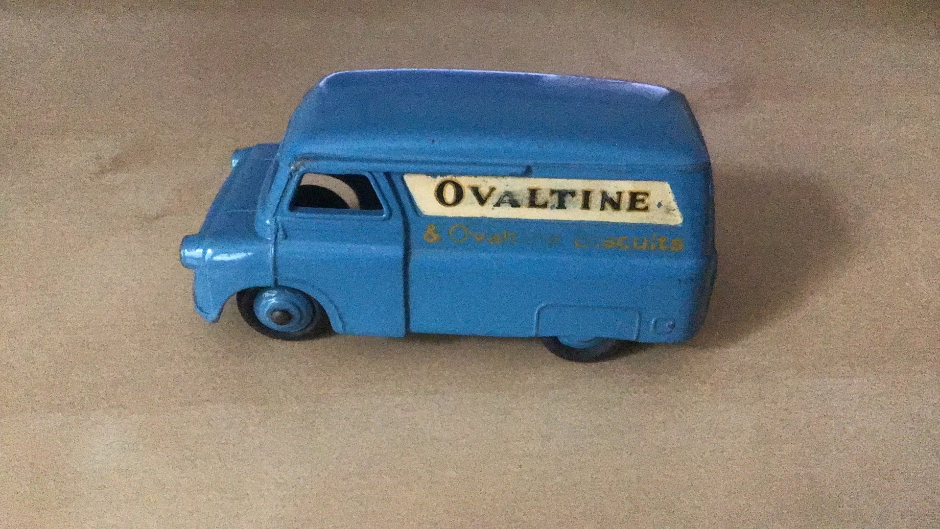 DINKY TOYS BEDFORD CAV OVALTINE ZEER FRAAI  BEWAARD VOOR U !, Ophalen of Verzenden, Zo goed als nieuw, Auto, Dinky Toys