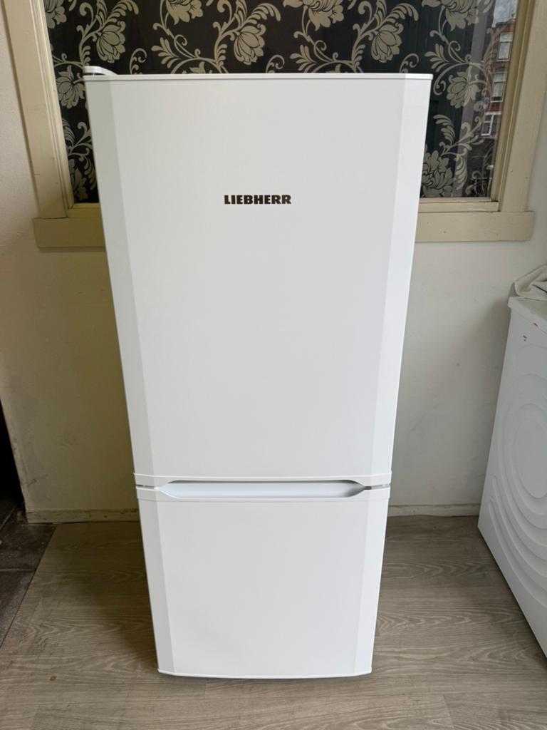 Mooie Koelkast Liebherr | 137cm | Schoon | Werkt Goed, Ophalen, 120 tot 140 cm, 200 liter of meer, Met aparte vriezer