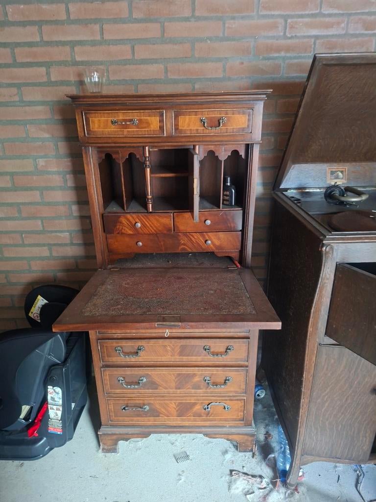 Antieke houten secretaire / schrijfbureau

Mooie klassieke, Huis en Inrichting, Kasten | Secretaires, Ophalen of Verzenden, Gebruikt