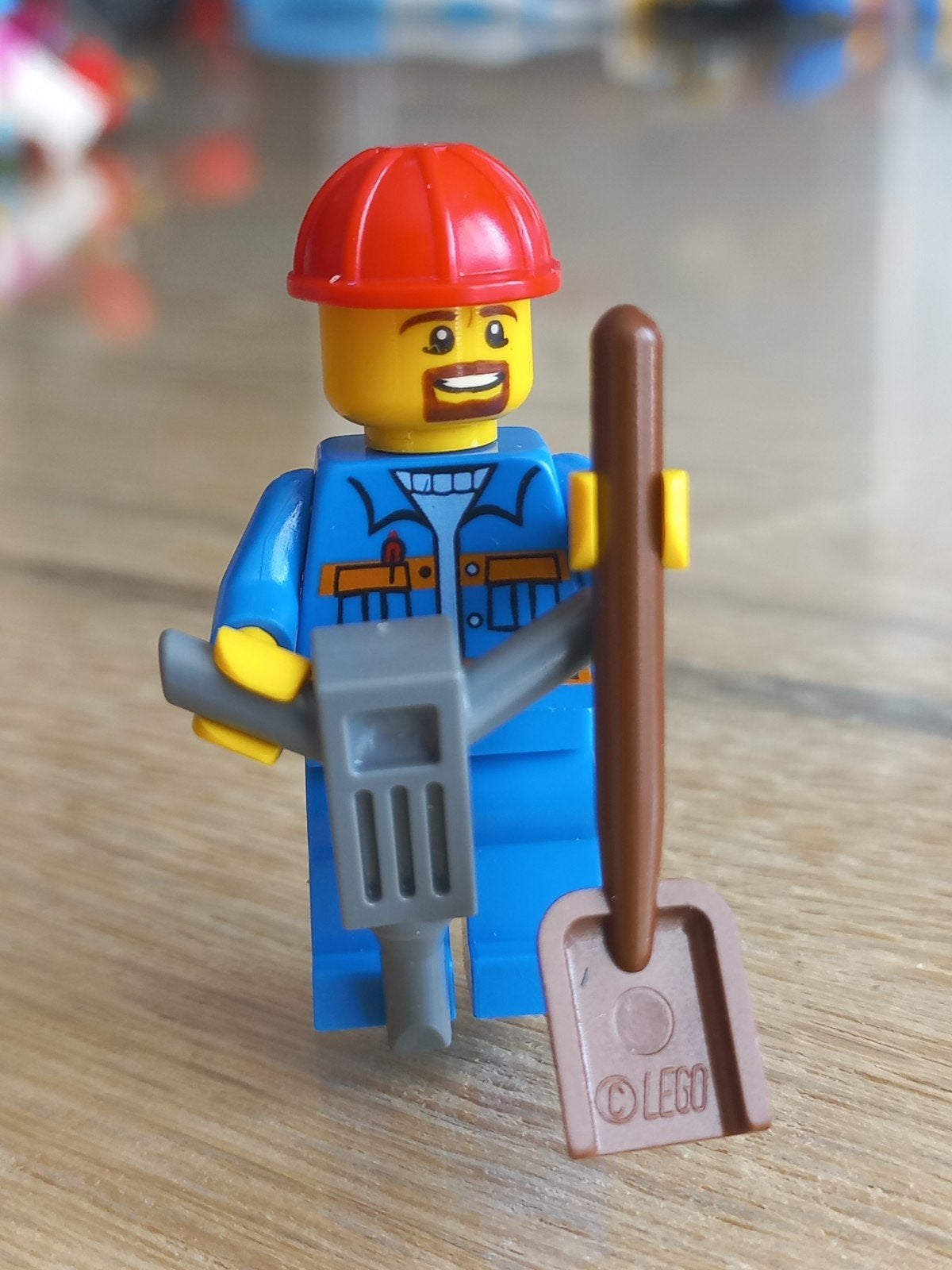 1x Lego minifiguur bouwvakker met sloophamer en schep, Ophalen of Verzenden, Zo goed als nieuw, Minifiguur, Lego