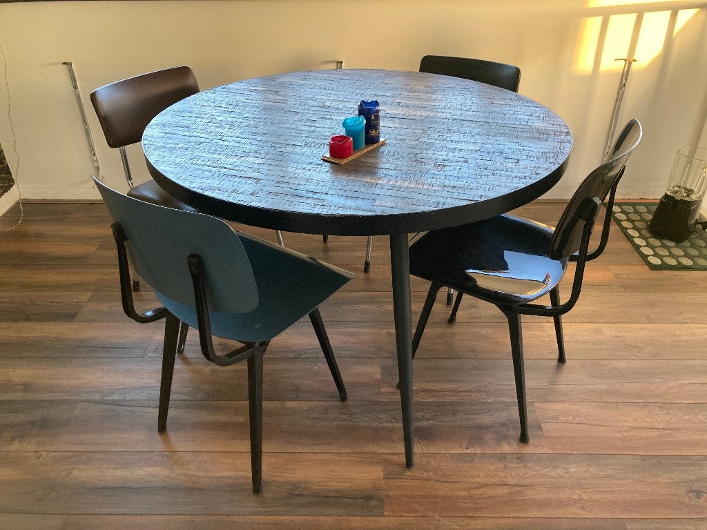 WOOOD Vic ronde eettafel diameter 120 centimeter, walnoot, Huis en Inrichting, Tafels | Eettafels, Ophalen, Gebruikt, Vier personen