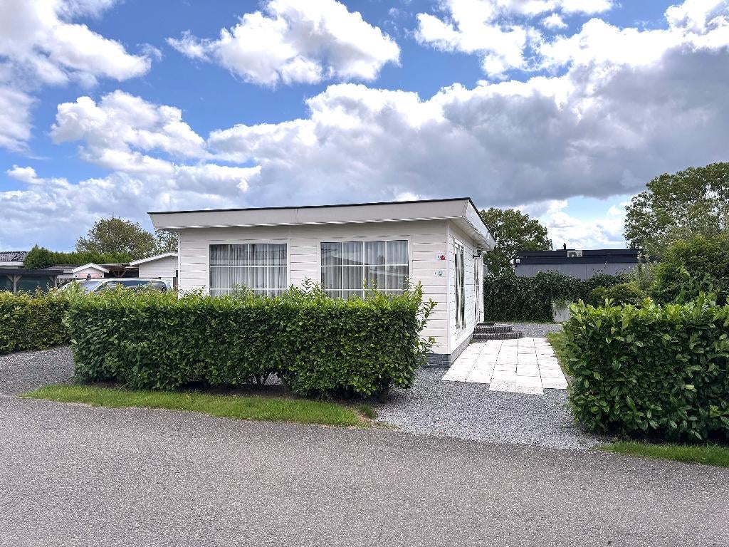 Vakantiehuis chalet op EuroParcs De Biesbosch Type Hackfort, Bemiddelingsbureau, Recreatiepark, 1 slaapkamer, Aan meer of rivier