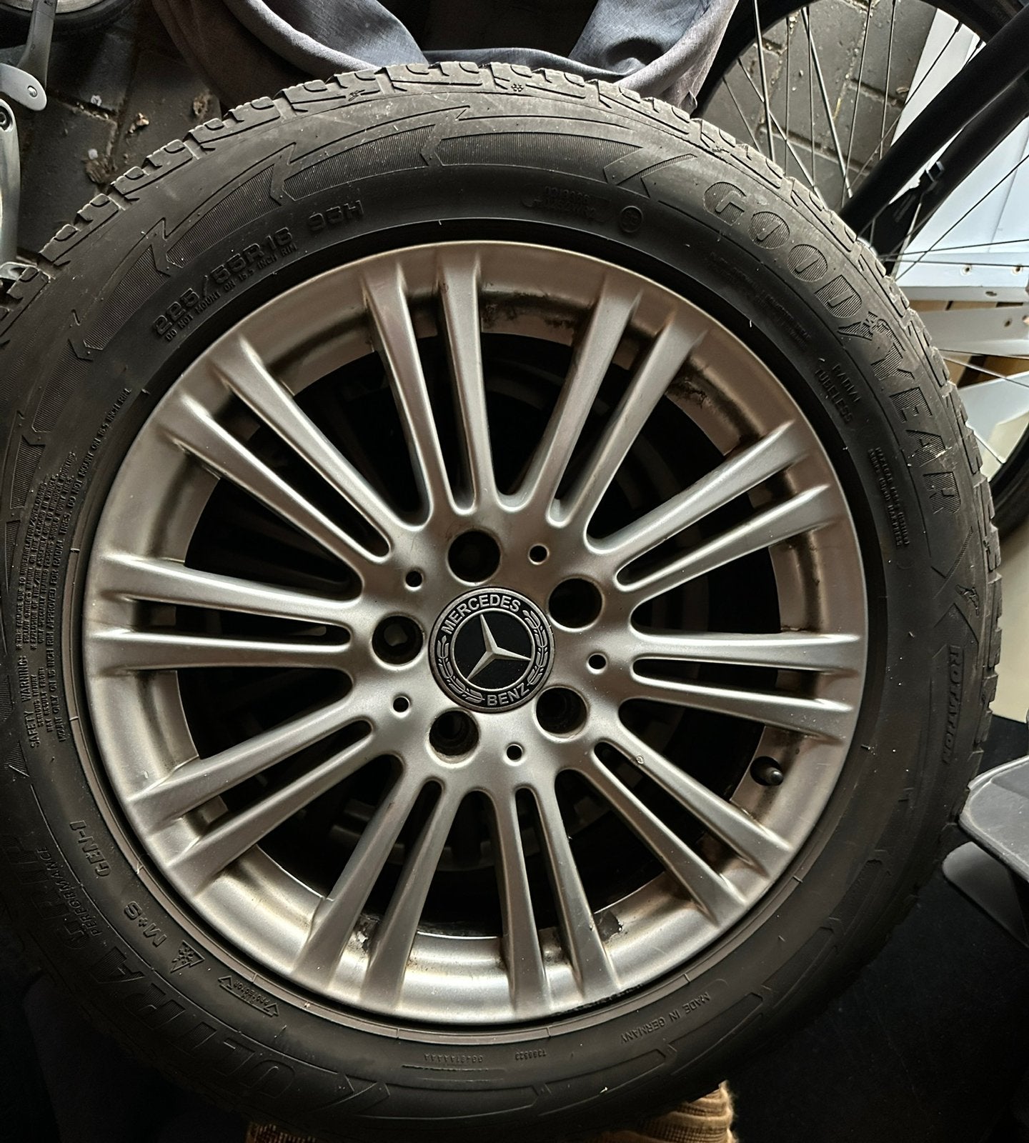 Mercedes E klasse W212 winterbanden velgen 225 55 16, Auto-onderdelen, Banden en Velgen, Ophalen, 16 inch, Banden en Velgen, Zomerbanden