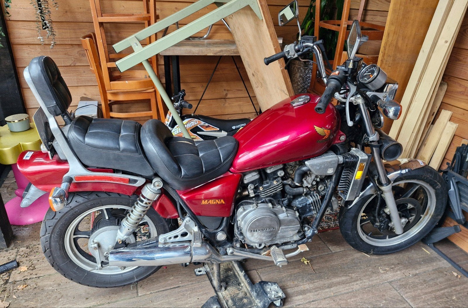 Honda VF700C Magna - 1985 BELASTINGVRIJ, 700 cc, Cardan-aandrijving, Occasion, 4 cilinders