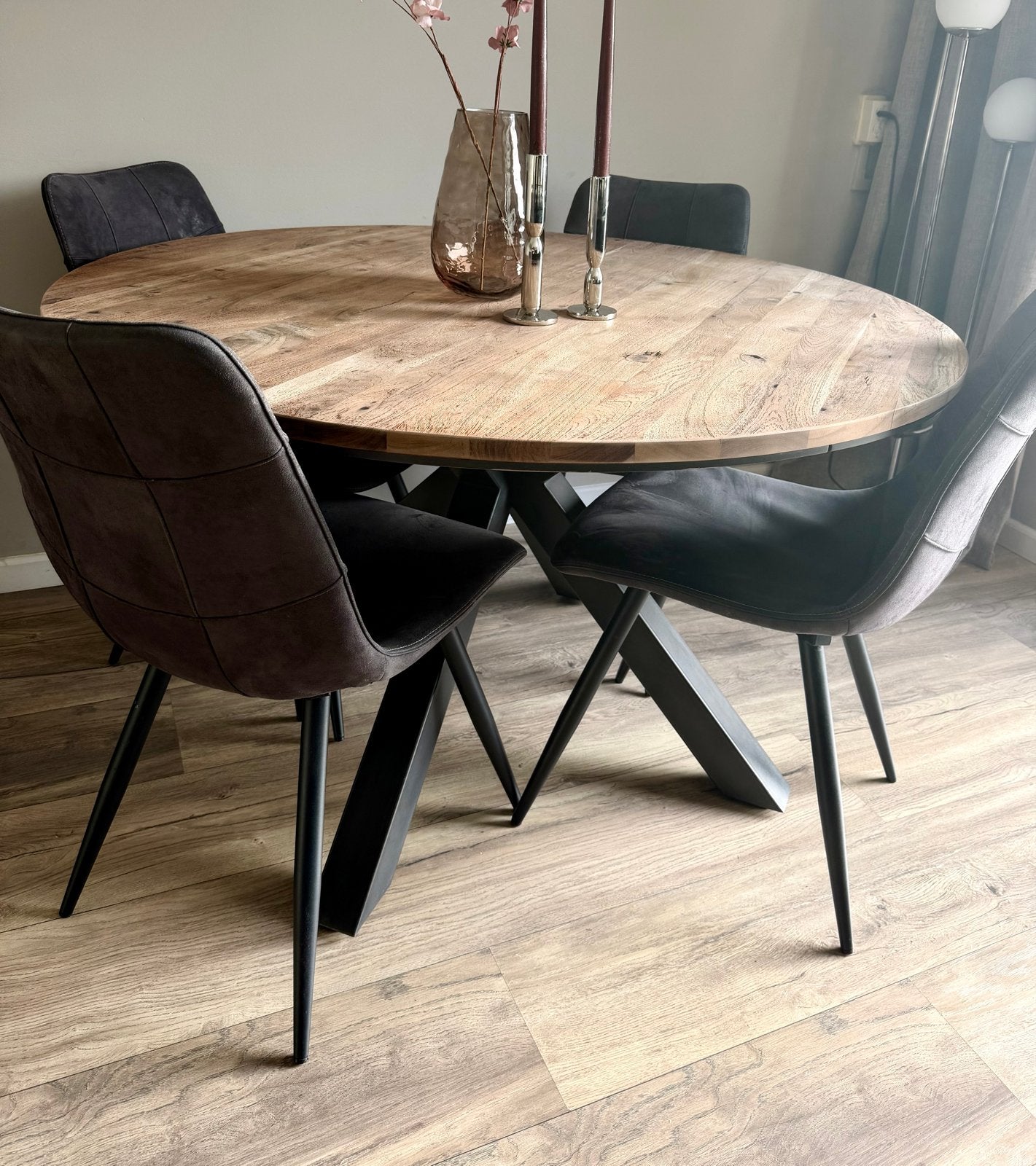 Eettafel Xooon, met 4 stoelen - Zeer netjes, Huis en Inrichting, Ophalen, 100 tot 150 cm, Zo goed als nieuw, Vier personen