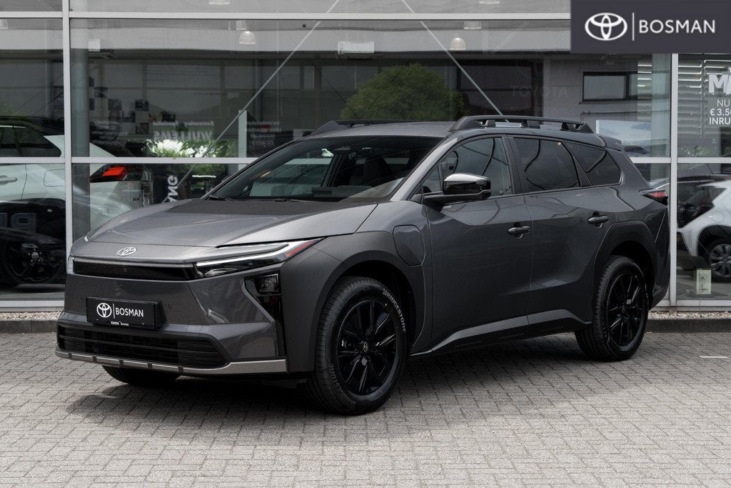 Toyota bZ4X Touring Dynamic 75 kWh, Auto's, Toyota, Gebruikt, 591 km, Leder en Stof, 75 kWh