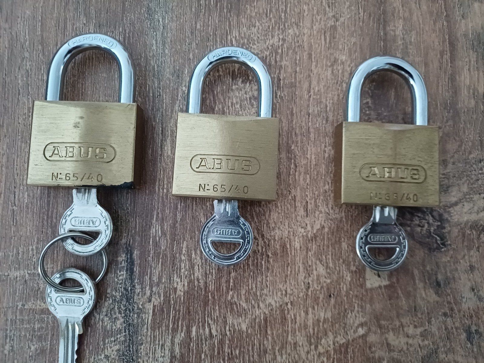 3 grote Abus Hangsloten, Ophalen of Verzenden, Koper of Messing, Slot