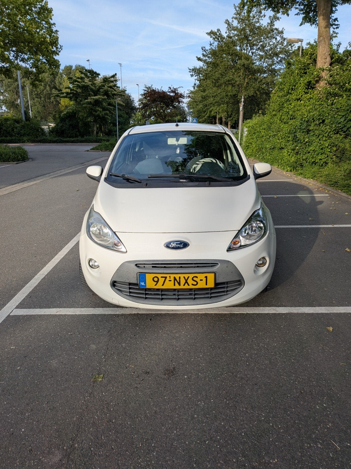 Ford Ka 1.2 69pk 2010 Wit, Auto's, Voorwielaandrijving, Stof, 4 cilinders, 4 stoelen