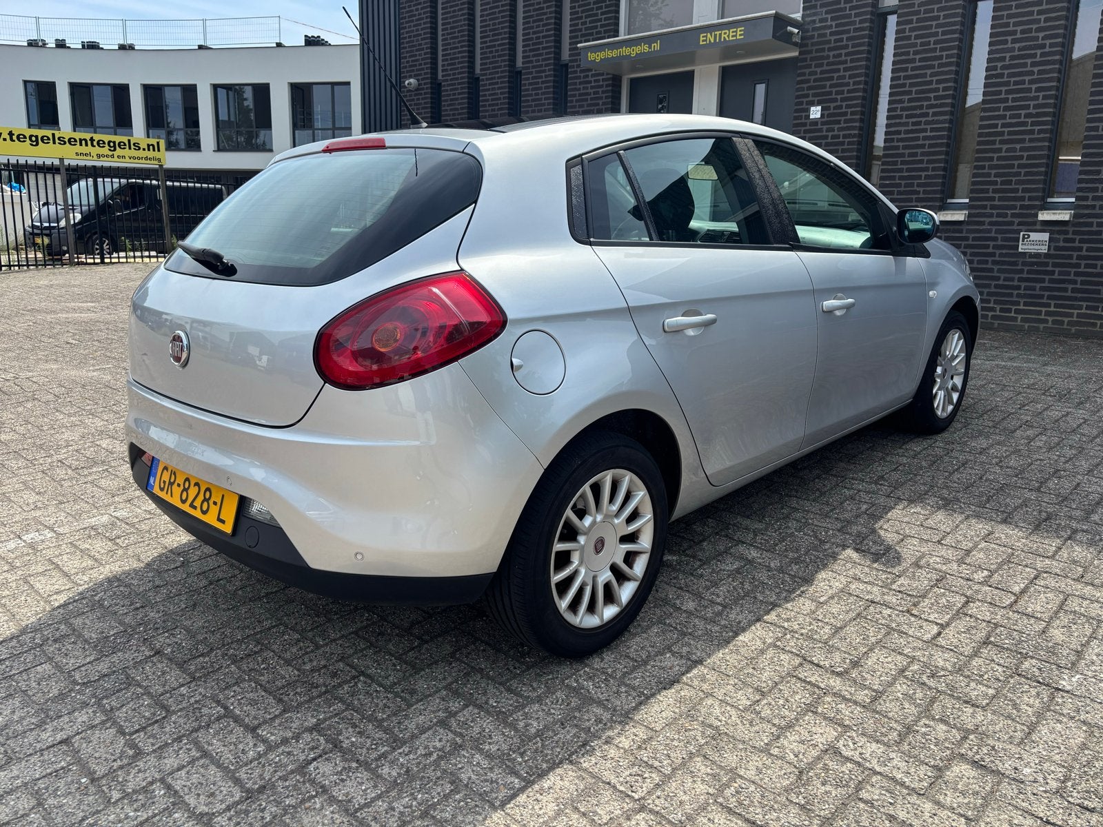 Fiat Bravo 1.4 Edizione Prima 16V 5DR 2007 Grijs, Auto's, Voorwielaandrijving, 15 km/l, Zwart, 4 cilinders