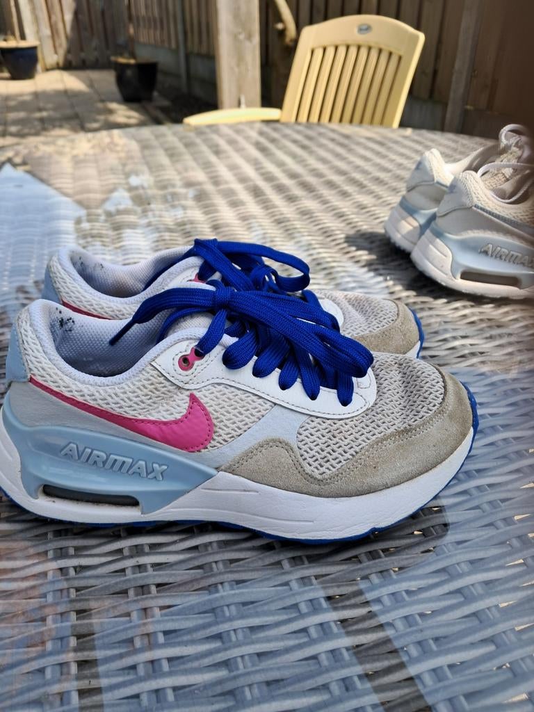 2 paar nike's, Ophalen of Verzenden, Gebruikt, Hardloopschoenen, Nike