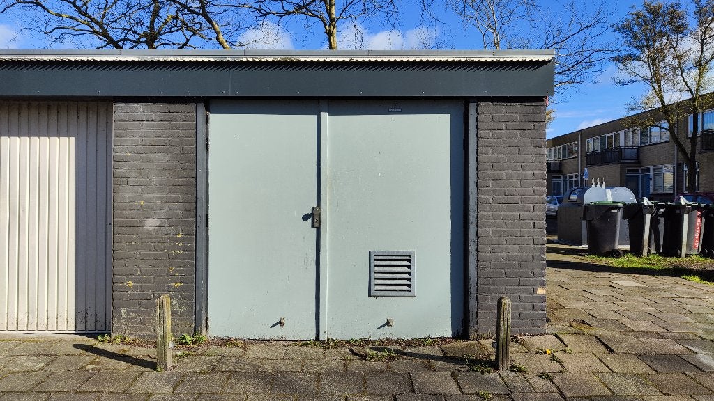 Garage te huur Bilgaard, Leeuwarden de Dulf. Stalling opslag