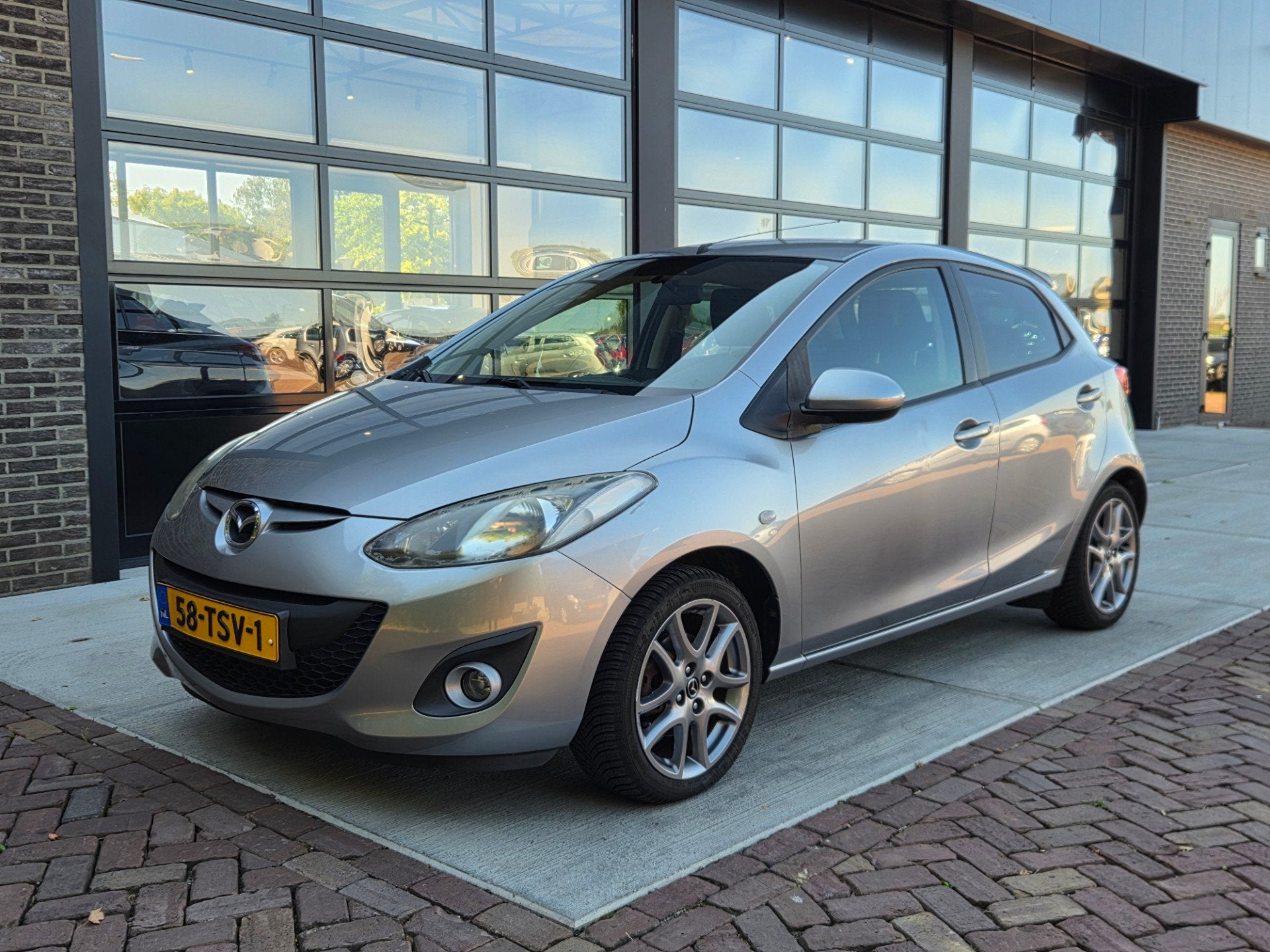 Mazda 2 1.3 Navigator GT | LPG G3 | Kijk foto's, lees tekst, Auto's, Voorwielaandrijving, Euro 5, 4 cilinders, 4 stoelen