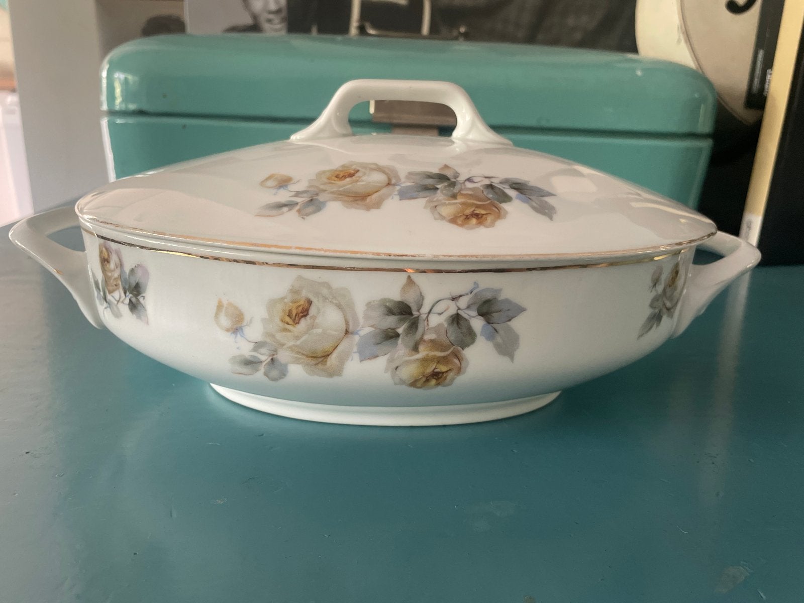 Wille & Co Amsterdam Porseleinen Terrine met Rozen, Ophalen
