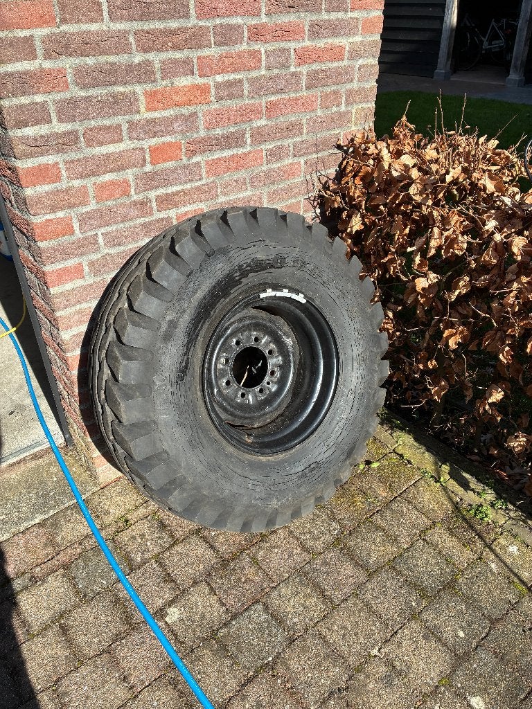 Dodge W200 Hummer banden 36" met  stalen velgen (4x), Ophalen, Gebruikt, Dodge