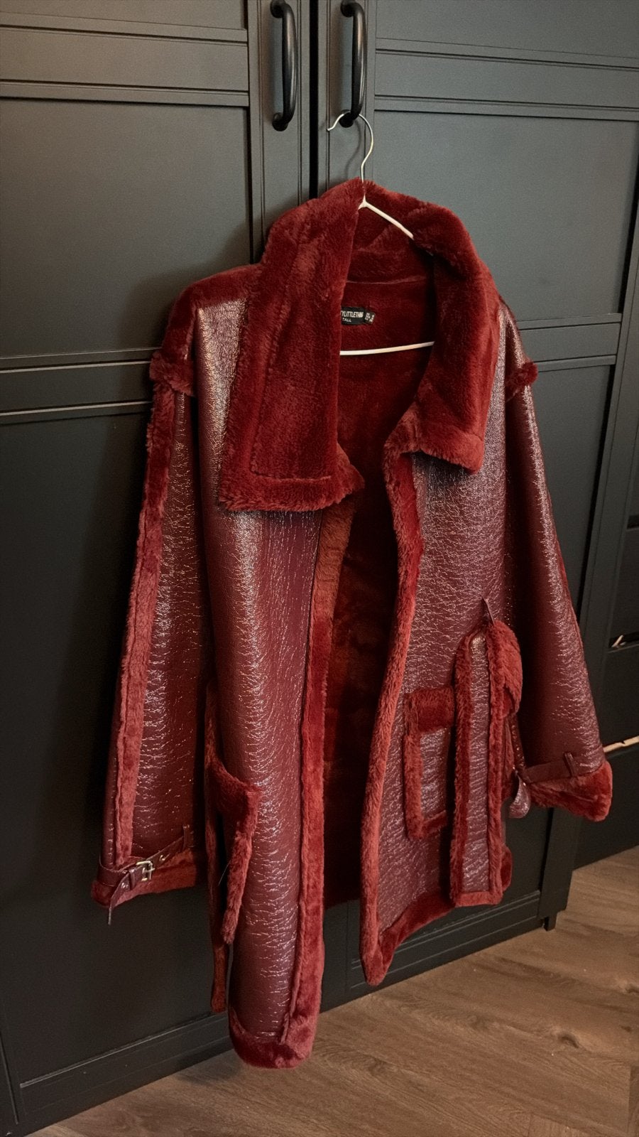 PrettyLittleThing Bordeaux Faux Shearling Trench Coat Maat 3, Ophalen of Verzenden, Zo goed als nieuw, Maat 36 (S), Rood