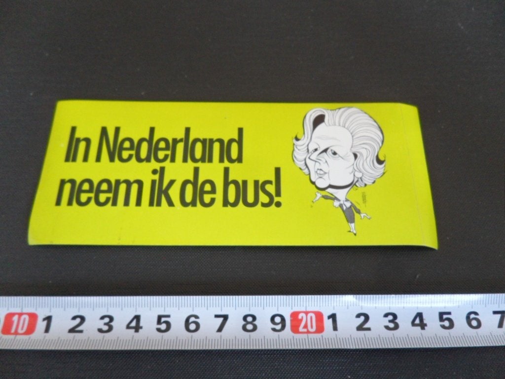 sticker in nederland neem ik de bus margareth thatcher *, Ophalen, Zo goed als nieuw