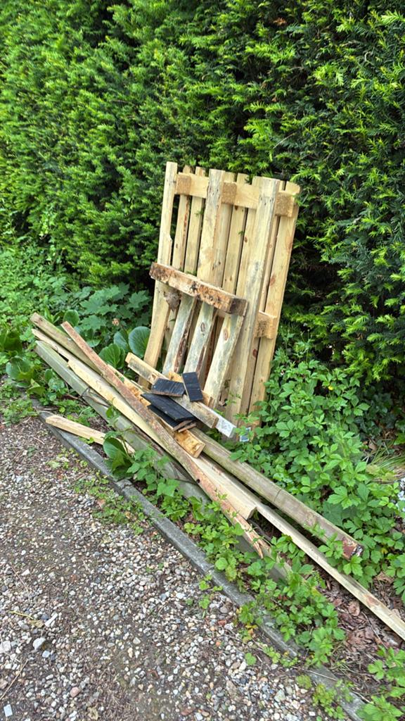 Gebruikte houten pallets en planken, Tuin en Terras, Minder dan 3 m³, Ophalen, Overige houtsoorten
