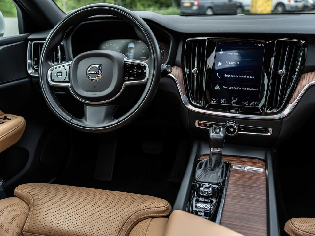 Volvo V60 2.0 T5 INSCRIPTION | PANORAMA | HOUT INLEG | MEMOR, Auto's, Volvo, 15 km/l, 4 cilinders, 1969 cc, Wit