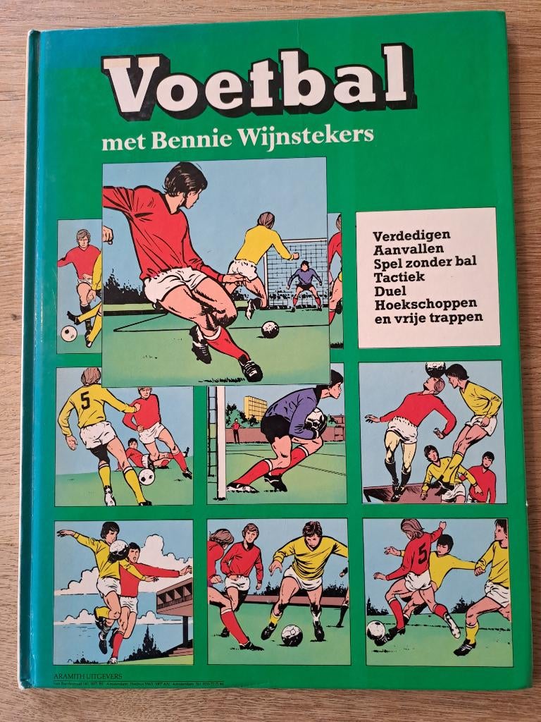 VOETBAL. STRIPBOEK. BENNIE WIJNSTEKERS., Gelezen, Bennie Wijnstekers, Eén stripboek, Ophalen of Verzenden