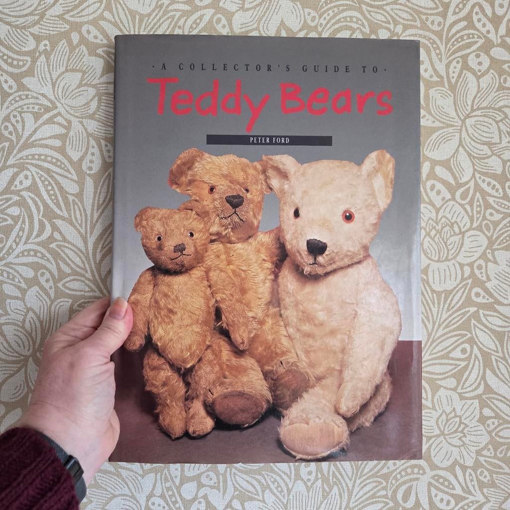 Groot boek "A Collector's Guide to Teddy Bears" geschreven d, Ophalen of Verzenden, Gelezen, Peter Ford, Plaatjesalbum