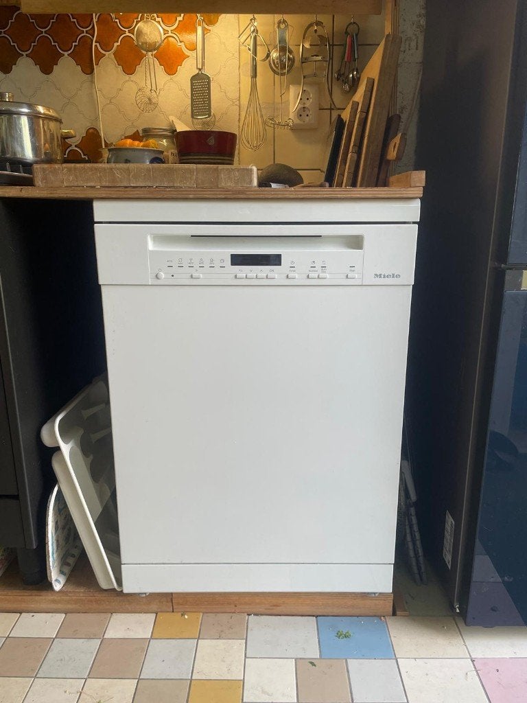 Miele G7110 SC AutoDos vrijstaande vaatwasser – 4 jaar oud, Witgoed en Apparatuur, Vaatwasmachines, Ophalen, Minder dan 10 liter