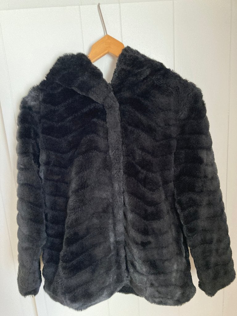 Zwart Jasje - Imitatie Bont met Capuchon - M, Maat 38/40 (M), Zwart, Ophalen of Verzenden, Zo goed als nieuw