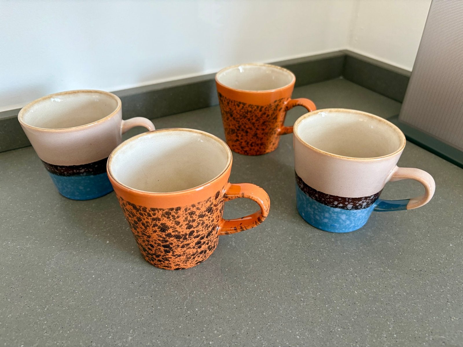 HK Living 70's Americano Mokken - Set van 4 (Nieuw), Ophalen, Overige merken, Keramiek, Vintage