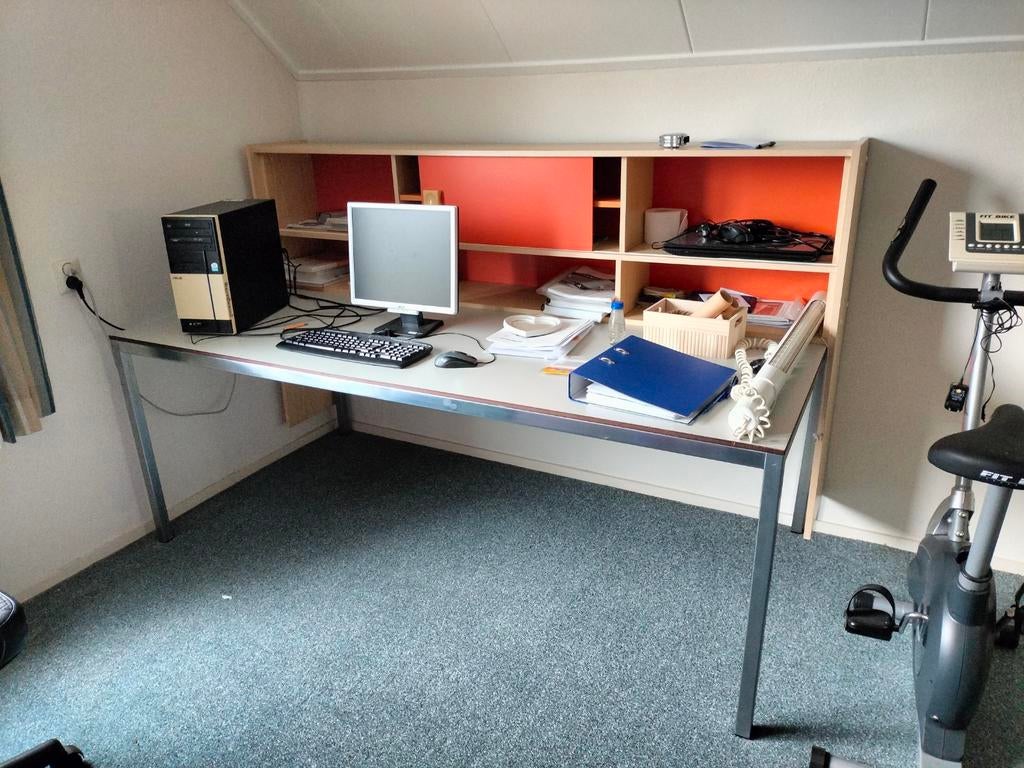 Werktafel met ombouwkast - 196x109x75 cm, Ophalen, Opbergruimte, Gebruikt, Bureau-kast combinatie