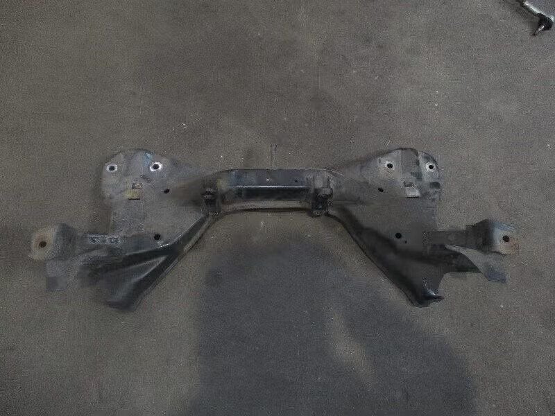 SUBFRAME VOOR Volvo S40 (VS) (01-1995/12-2004), Gebruikt, Info@volvocars.com, Ophalen of Verzenden, Volvo