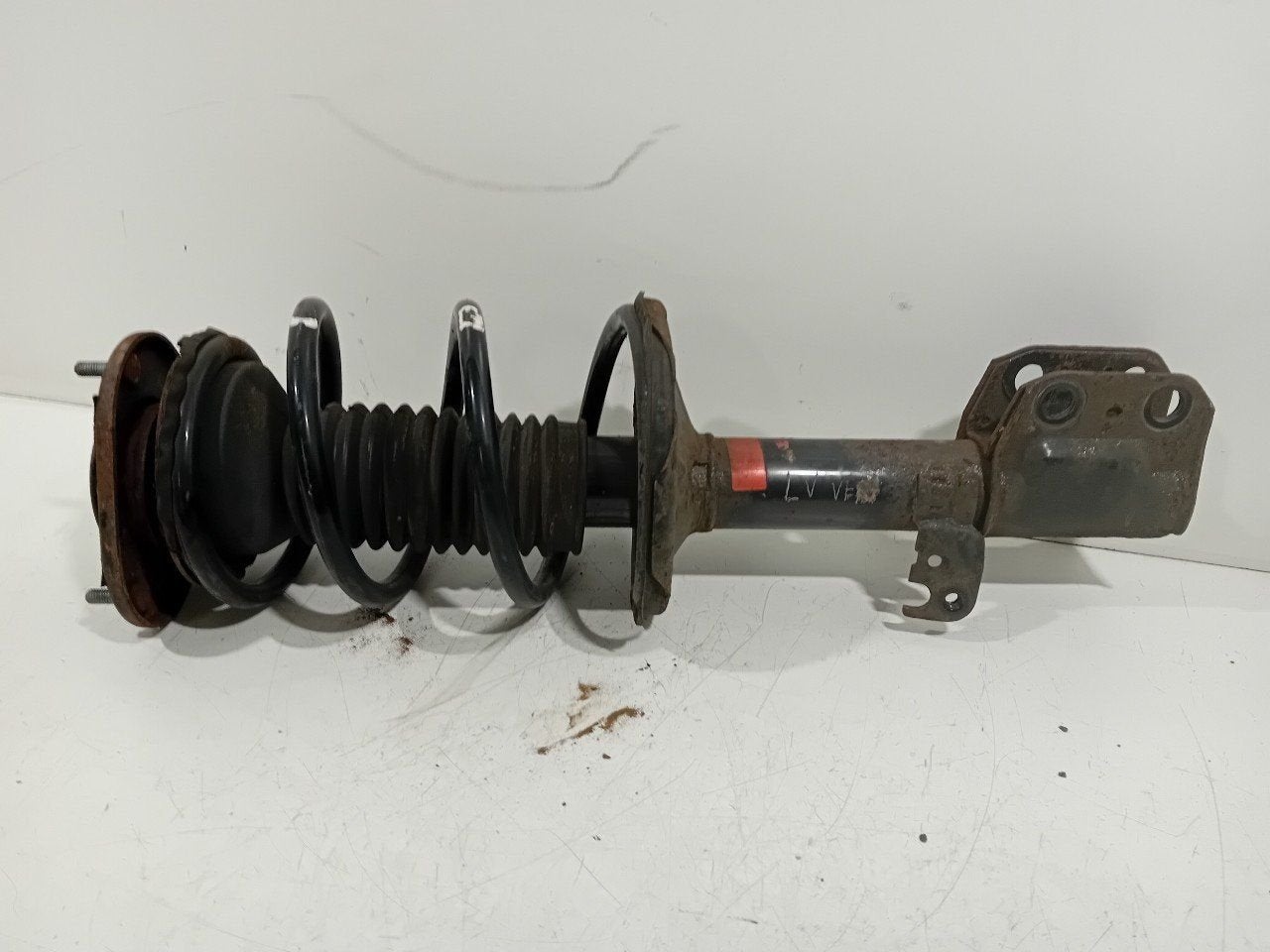 Veerpoot links voor Toyota Corolla, Onderdelen@venauto.nl, Van der Ven Autorecycling B.V., Gebruikt, Ettenseweg 76, 4706 PB Roosendaal, The Netherlands