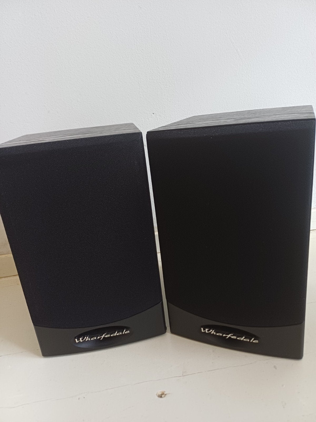 LUIDSPREKERS WHARFEDALE 2 WEG, Ophalen, 60 tot 120 watt, Front, Rear of Stereo speakers, Overige merken