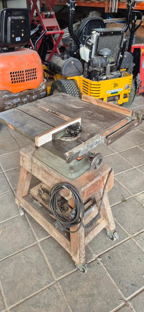 Robuuste Cirkelzaag tafel 220 volt op Verrijdbaar Onderstel, Ophalen, Gebruikt, Cirkelzaag, Onbekend