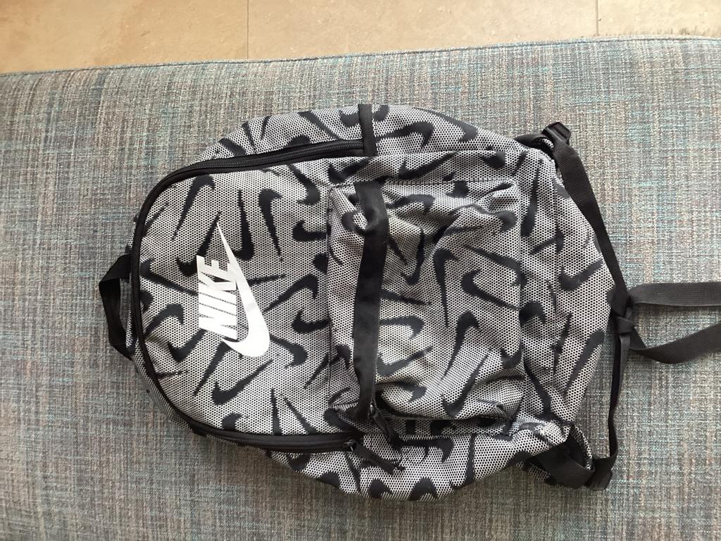 Nike rugzak met logo print, Gebruikt, 25 tot 40 cm, Ophalen of Verzenden, Overige merken