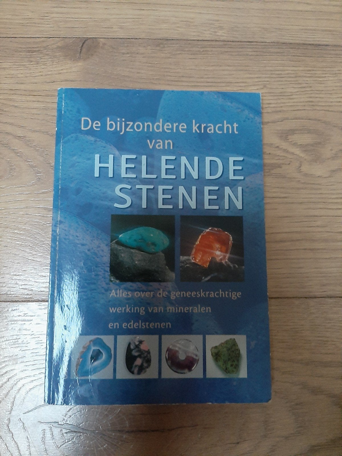 De bijzondere kracht van Helende Stenen - Boek over ineralen, Ophalen of Verzenden, Zo goed als nieuw, Spiritualiteit algemeen
