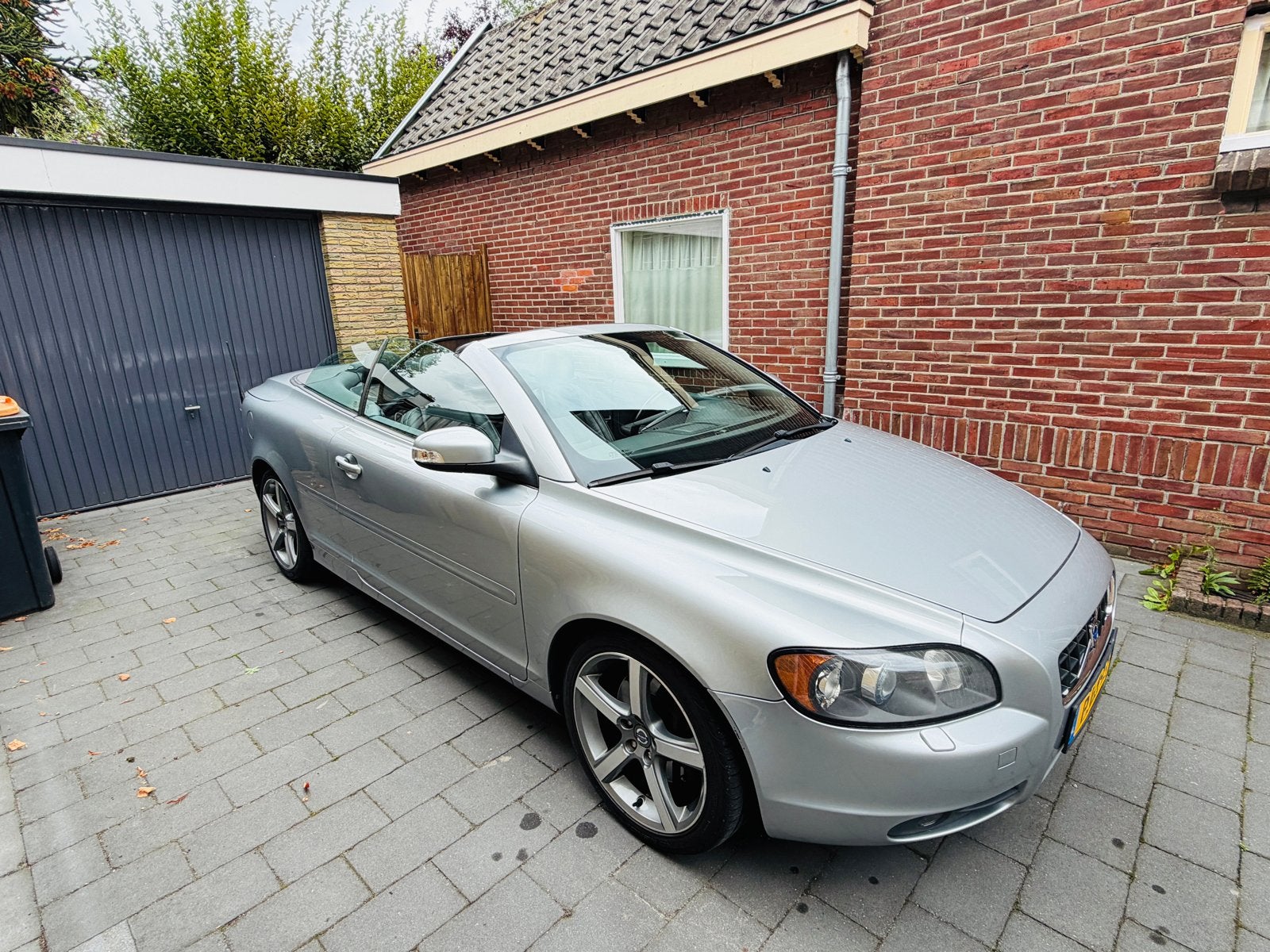 Volvo C70 2.5 T5 Geartronic 2009 Summum, Euro 5, C70, Zwart, Cabriolet