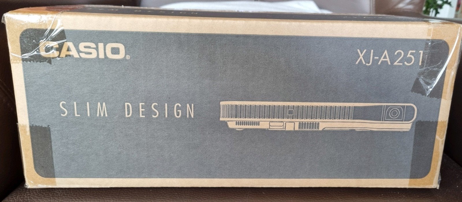 Nieuwe Casio slimline hdmi laser beamer., Audio, Tv en Foto, Beamers, Ophalen of Verzenden, Nieuw, Overige technologieën