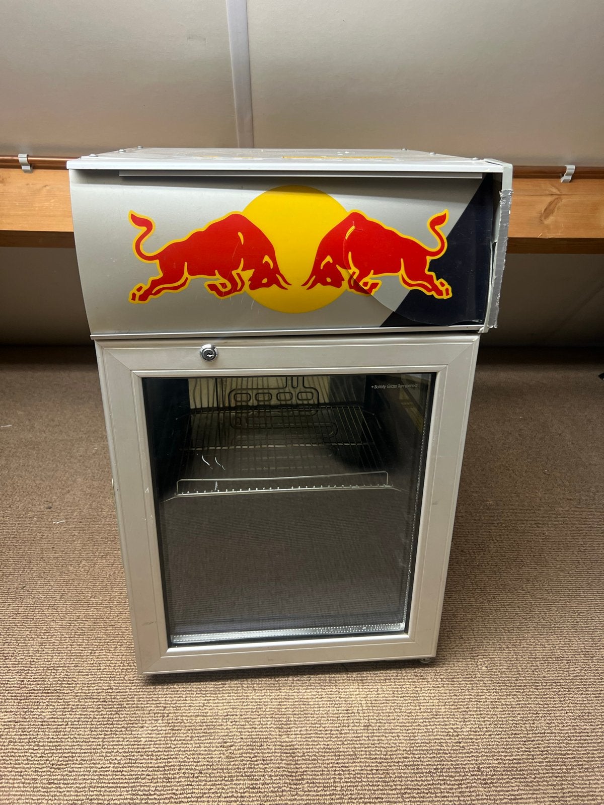 Moet weg!! Red Bull koelkast - Werkend en compact, Ophalen, Minder dan 75 liter, Zonder vriesvak, Gebruikt