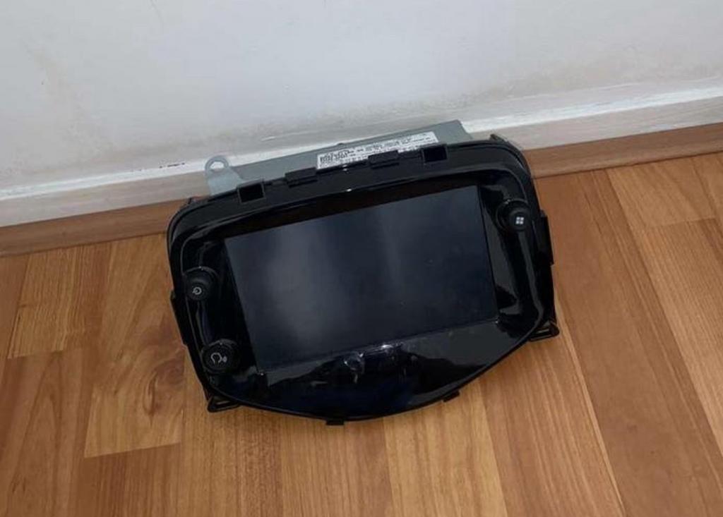 Peugot 108, citroen c1,toyota aygo carplay, Ophalen, Voor, Toyota, Spatbord