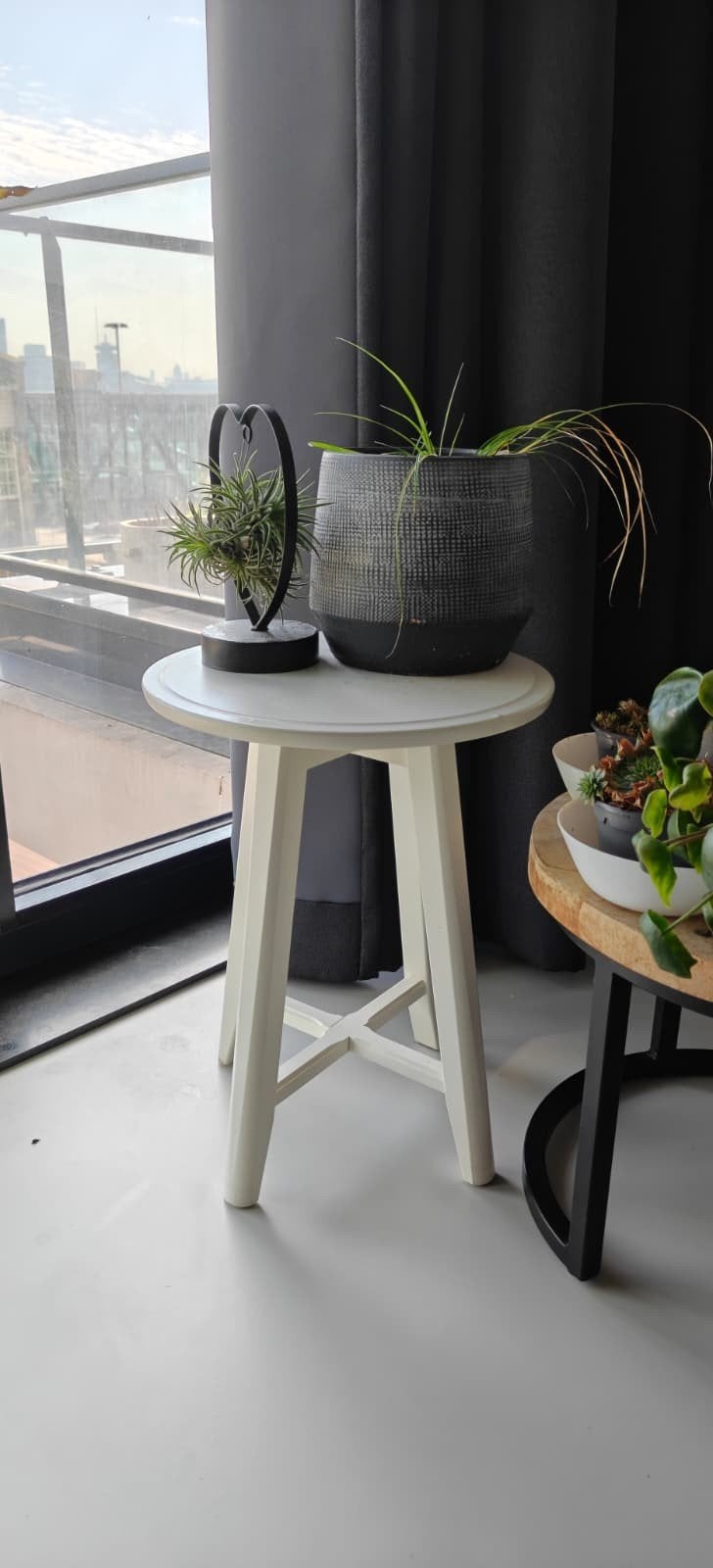Witte bijzettafel, rond, perfect voor planten of decoratie, Huis en Inrichting, Minder dan 55 cm, Gebruikt, Rond, Klassiek, Tijdloos