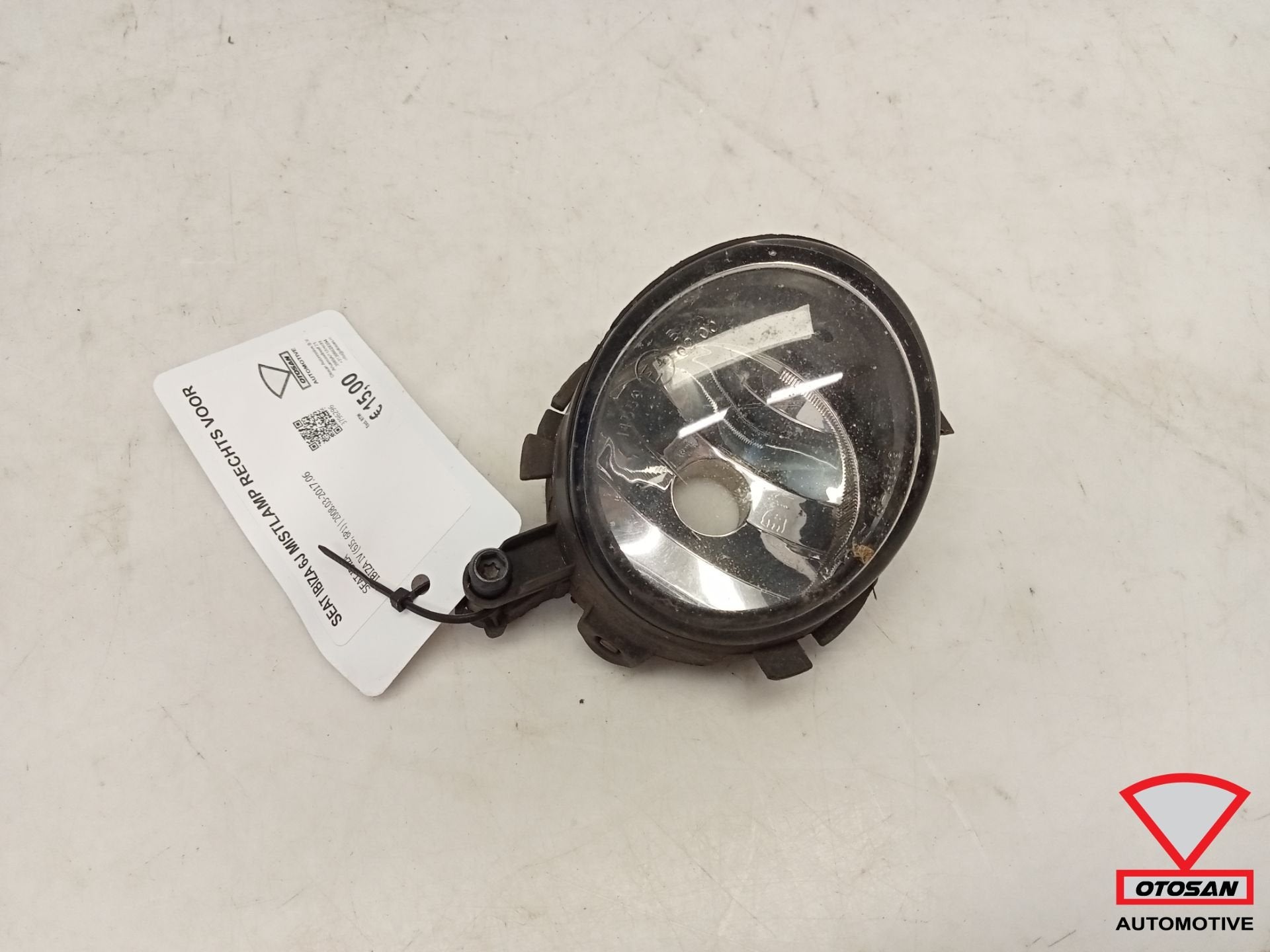 Seat Ibiza 6J Mistlamp Rechts Voor, Gebruikt, Autovia A-2, Km 585 585
08760  Martorell, ES, Ophalen of Verzenden, SEAT S.A.