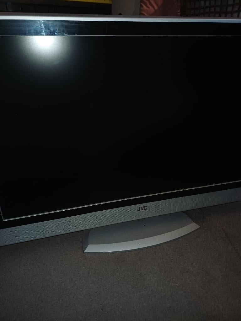 LT37R71BU JVC LCD TV goed werkend 37" gratis voor fles wijn, Gebruikt, 50 Hz, LCD, 80 tot 100 cm