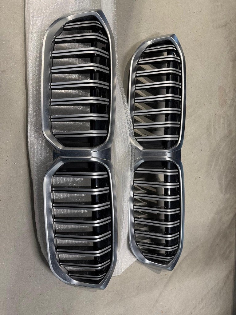 2x Originele BMW 3 serie grill 2022-heden G20 LCI, Ophalen, Gebruikt, BMW, Bumper