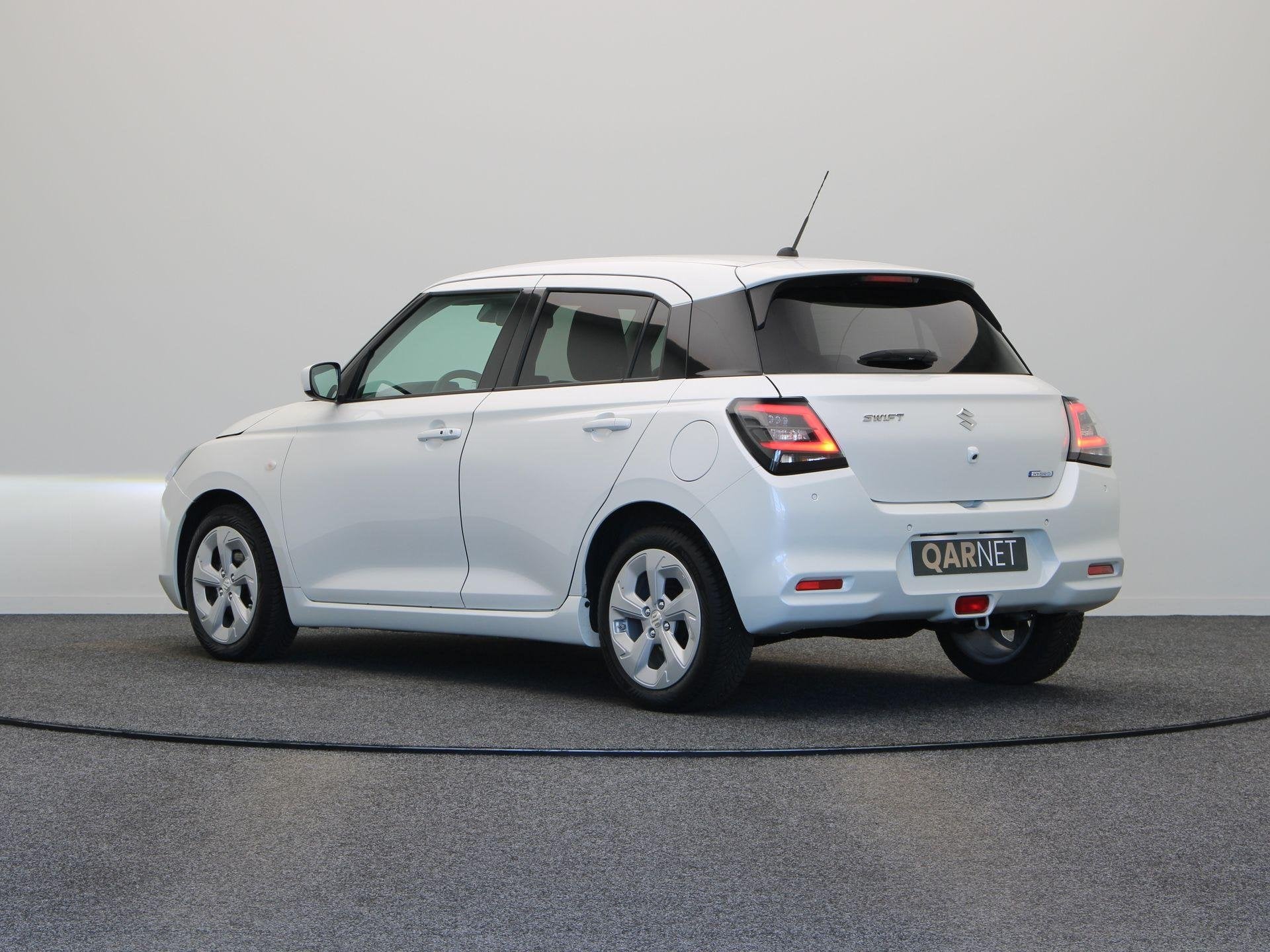 Suzuki Swift 1.2 Comfort Smart Hybrid | Stoelverwarming | Ac, Voorwielaandrijving, Dealer onderhouden, Stof, Gebruikt