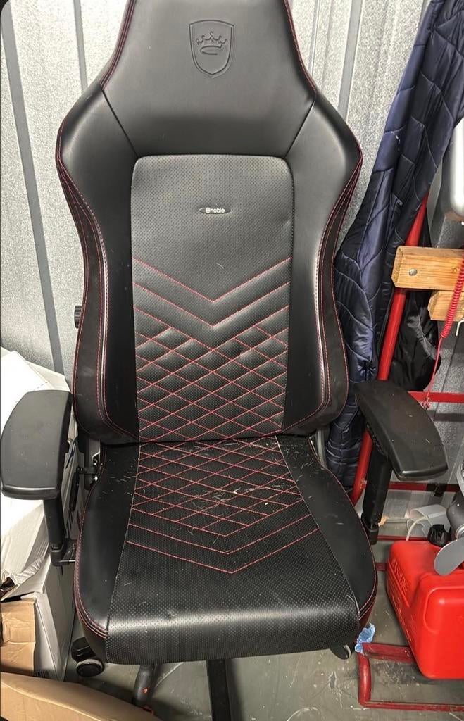 Noblechairs Hero Gaming Stoel Zwart/Rood, Ophalen, Gebruikt