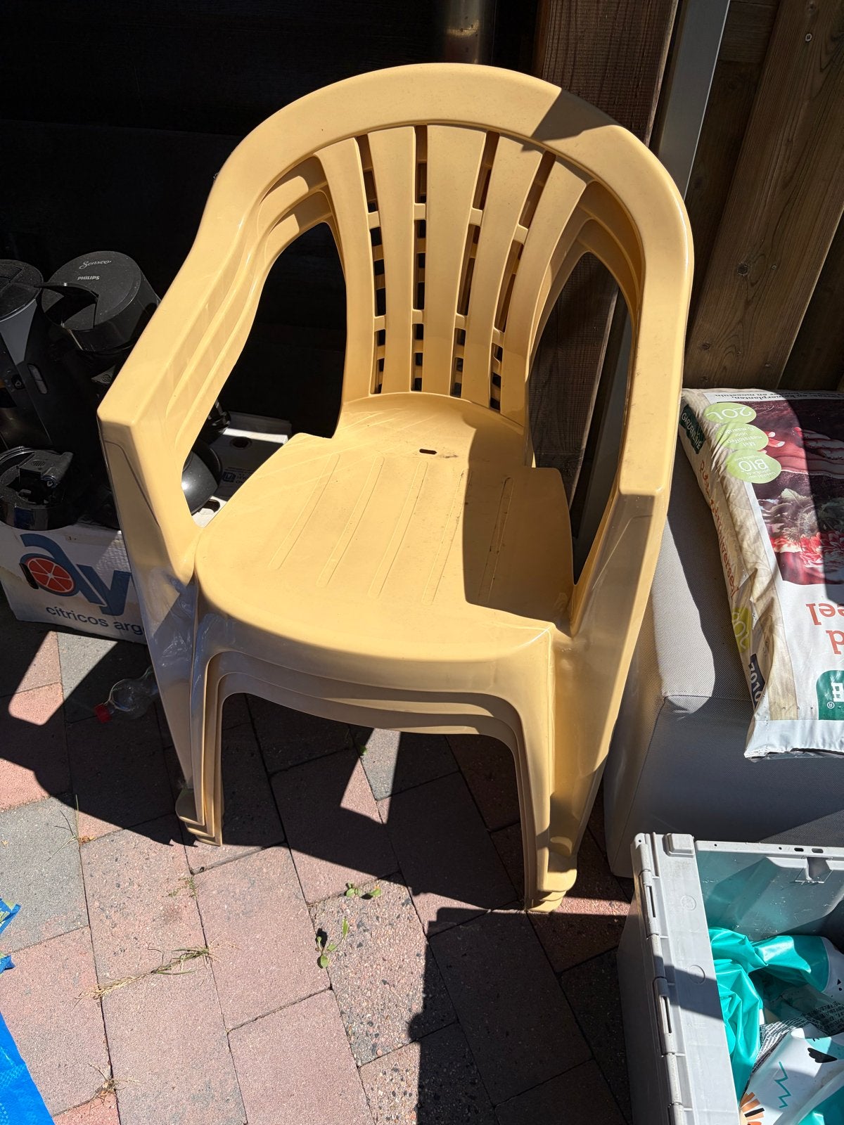 3 gele zgan tuinstoelen - Gratis af te halen, Tuin en Terras, Tuinstoelen, Ophalen of Verzenden, Zo goed als nieuw, Kunststof